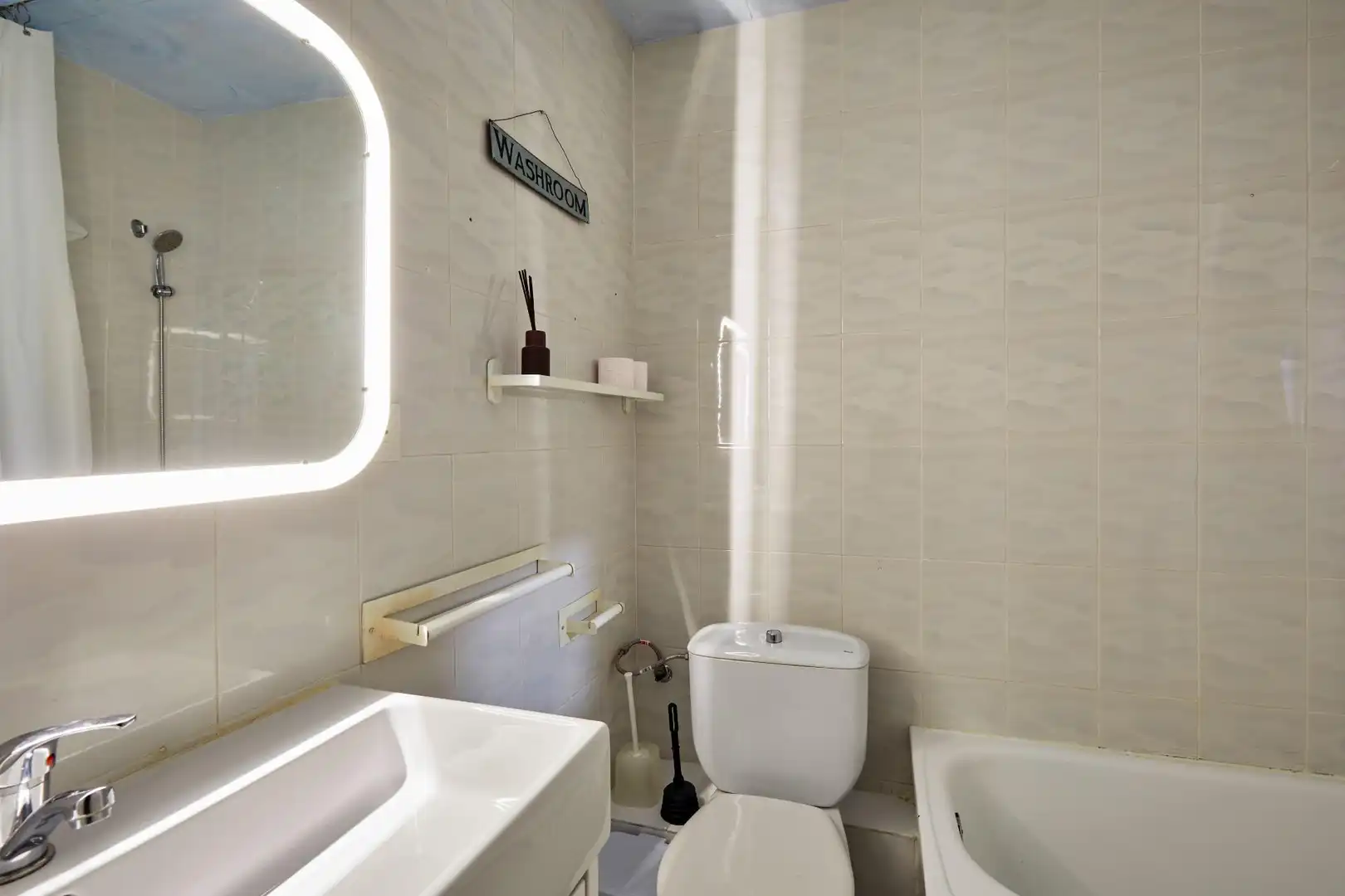 Baño de Piso en venta en Barcelona con Aire acondicionado, Calefacción y Amueblado