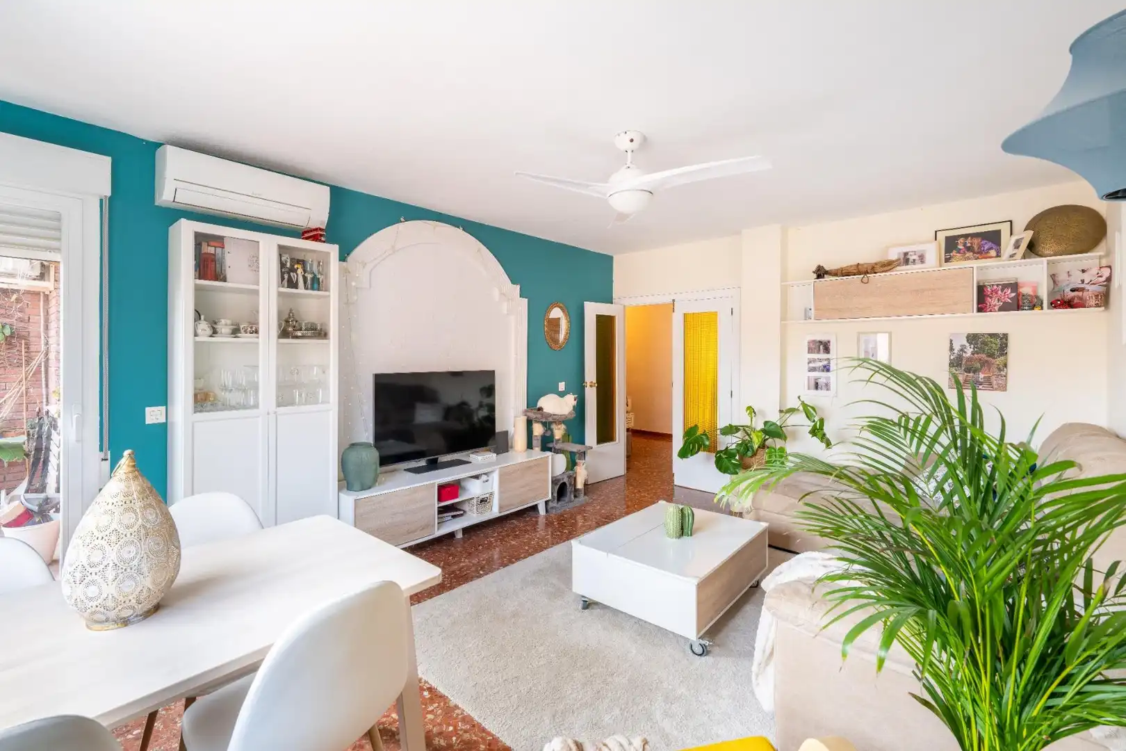 Sala de estar de Piso en venta en Almería con Aire acondicionado, Calefacción y Terraza