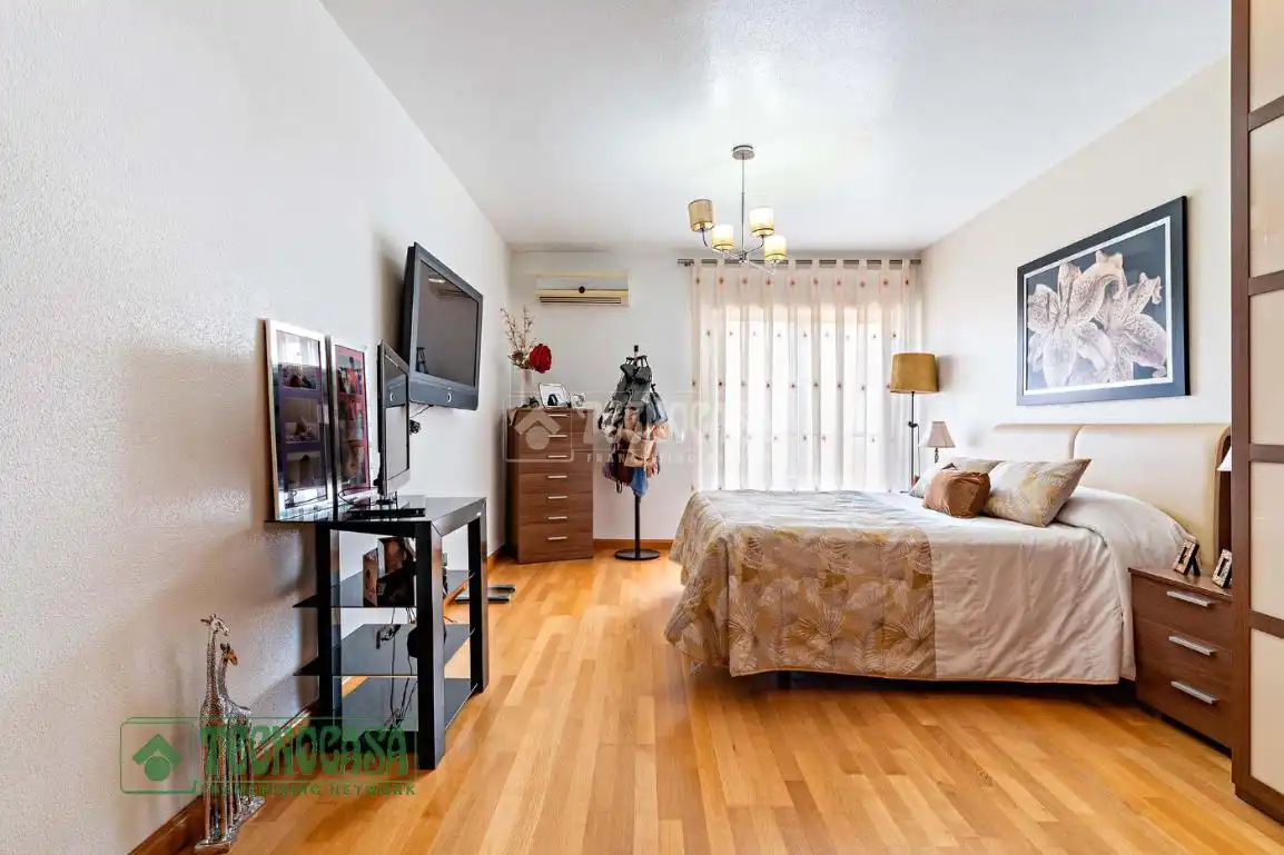 Schlafzimmer von Einfamilien-Reihenhaus zum Verkauf in El Ejido mit Klimaanlage, Parkett und Terrasse