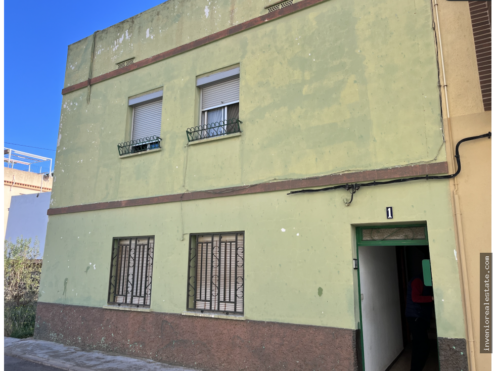 Vista exterior de Piso en venta en Castellón de la Plana / Castelló de la Plana con Terraza