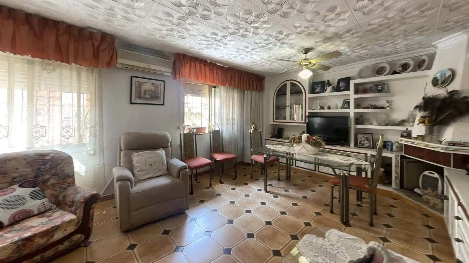 Sala d'estar de Pis en venda en Alicante / Alacant amb Aire condicionat, Calefacció i Moblat