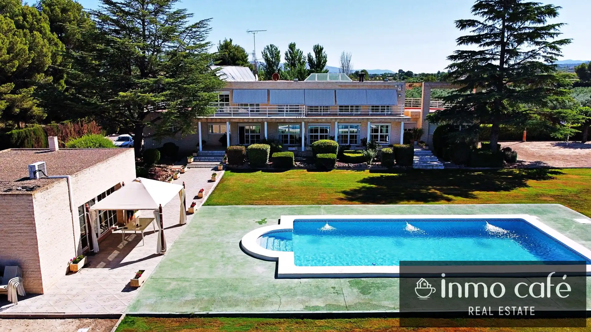 Piscina de Casa o xalet en venda en Villena amb Aire condicionat, Calefacció i Terrassa