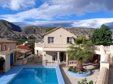 Casa con piscina en venta en Orxeta