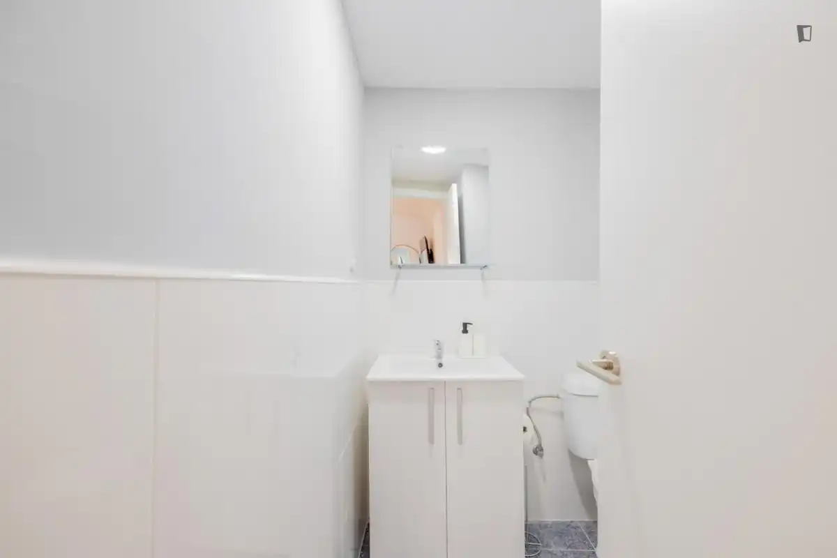 Bany de Apartament per a compartir en Jerez de la Frontera amb Moblat, Rentadora i Microones