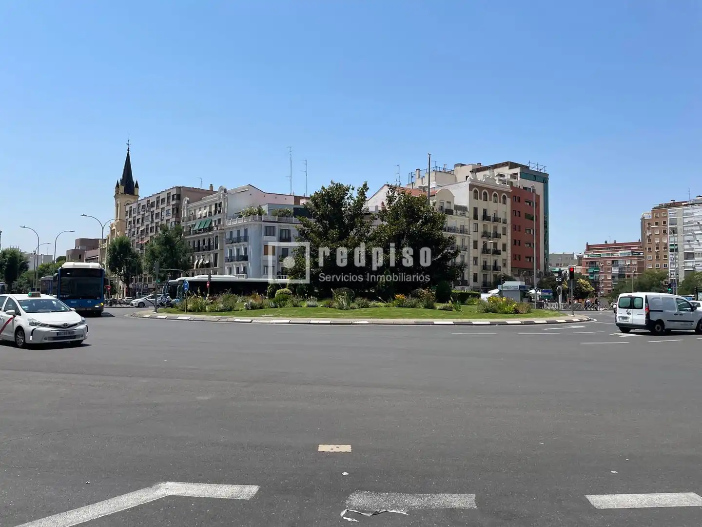Vista exterior de Piso en venta en Madrid con Calefacción y Amueblado