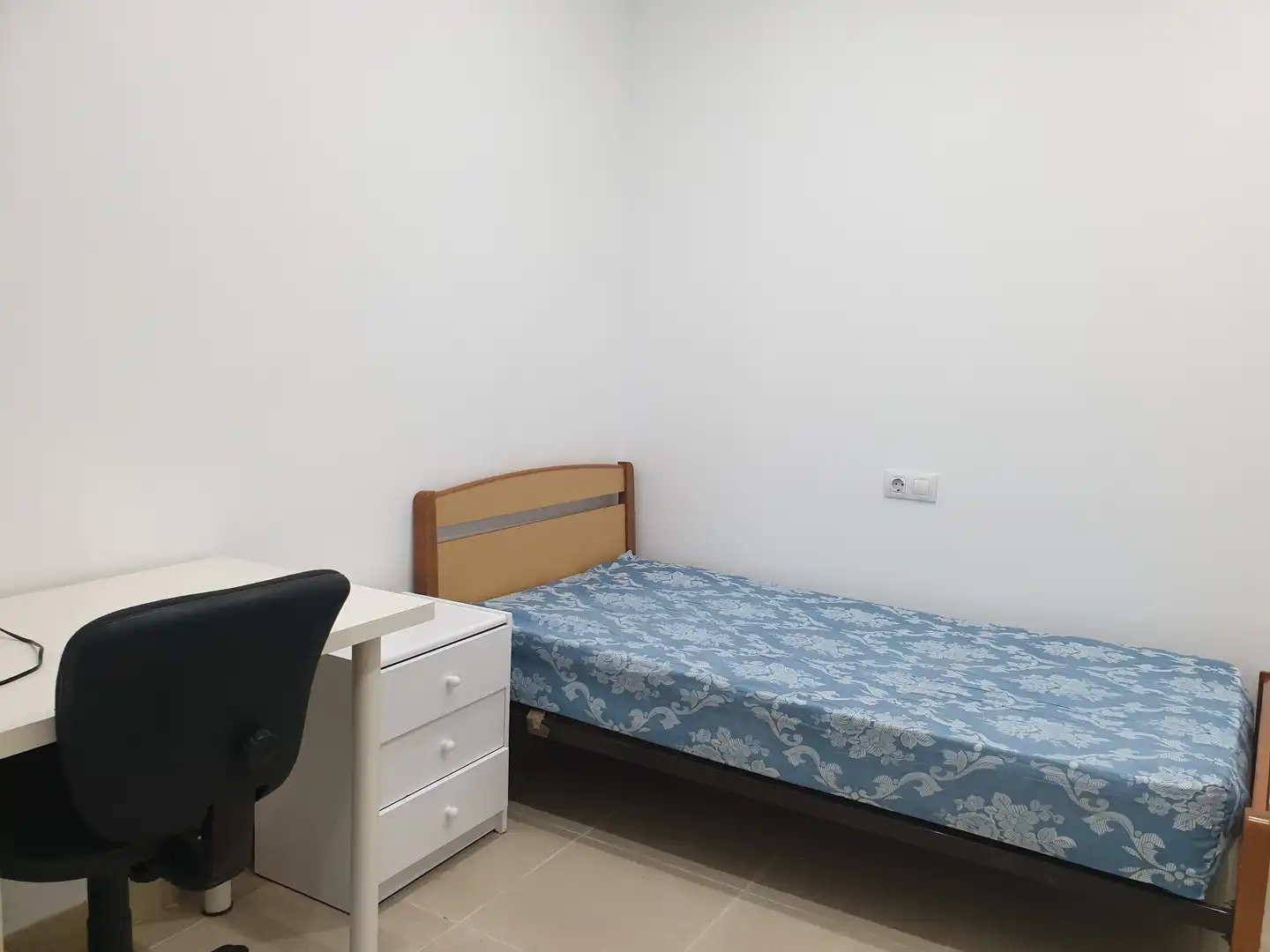 Habitación de Piso de alquiler en Sabadell con Calefacción, Terraza y Amueblado