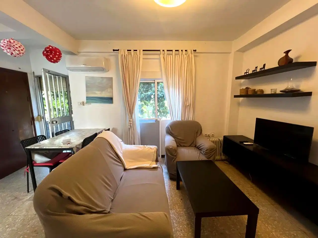 Flat for rent in Segre, El Plantinar – Avda. La Paz - El Juncal