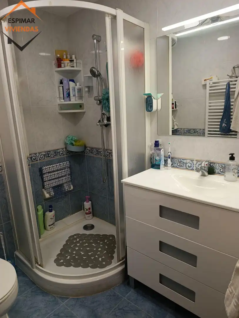 Bathroom of Flat for sale in Zaragoza  with Furnished and Balcony
