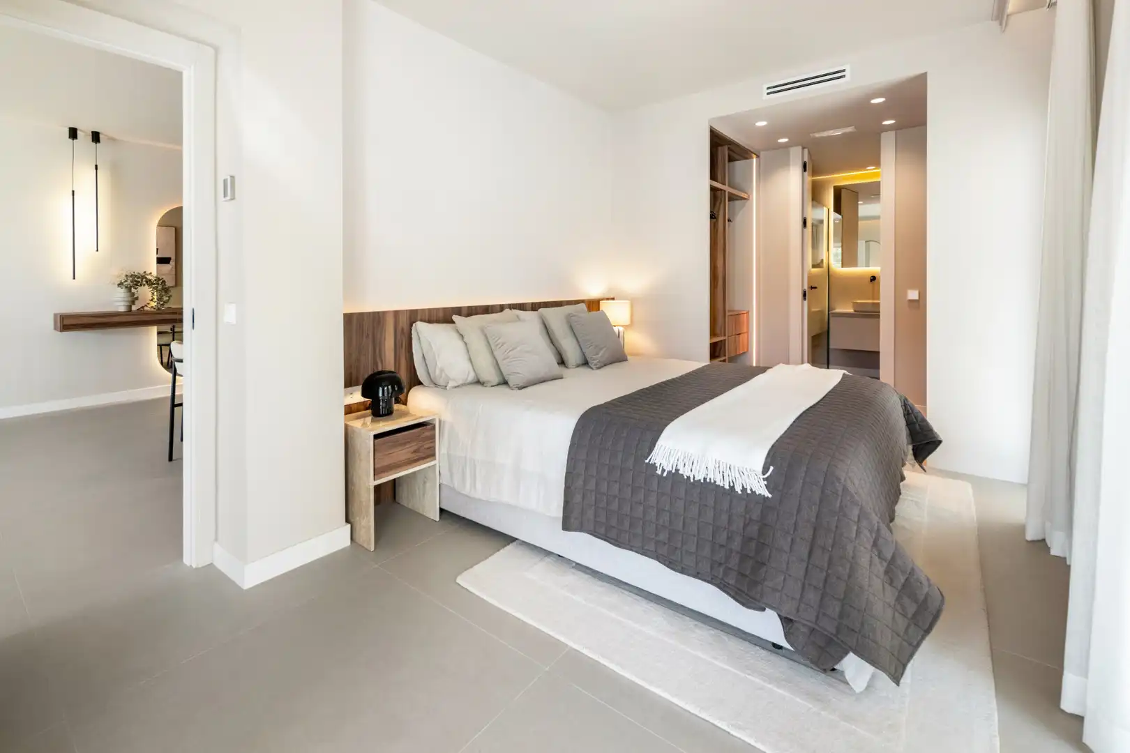 Bedroom of Apartments for sale in Benahavís  with Air Conditioner, Terrace and Swimming Pool