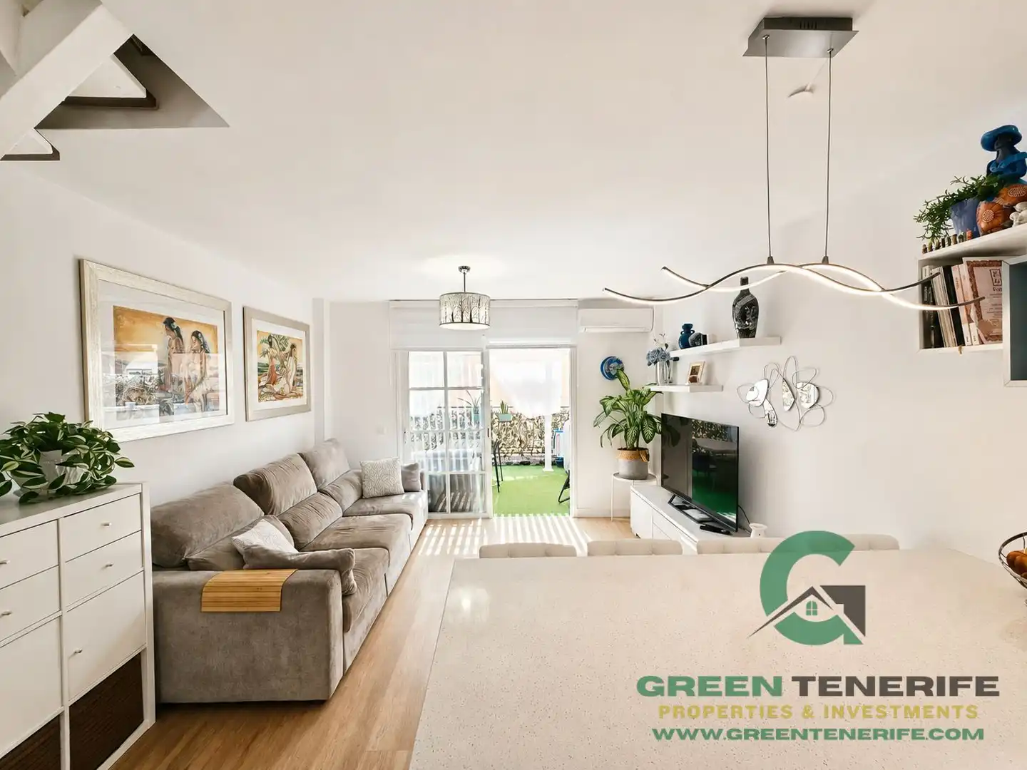 Piso con terraza en venta en Calle La Tosca
