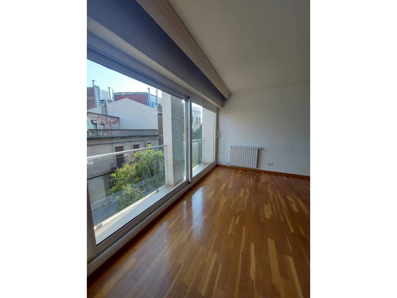 Vista exterior de Pis de lloguer en Sabadell amb Aire condicionat, Calefacció i Parquet