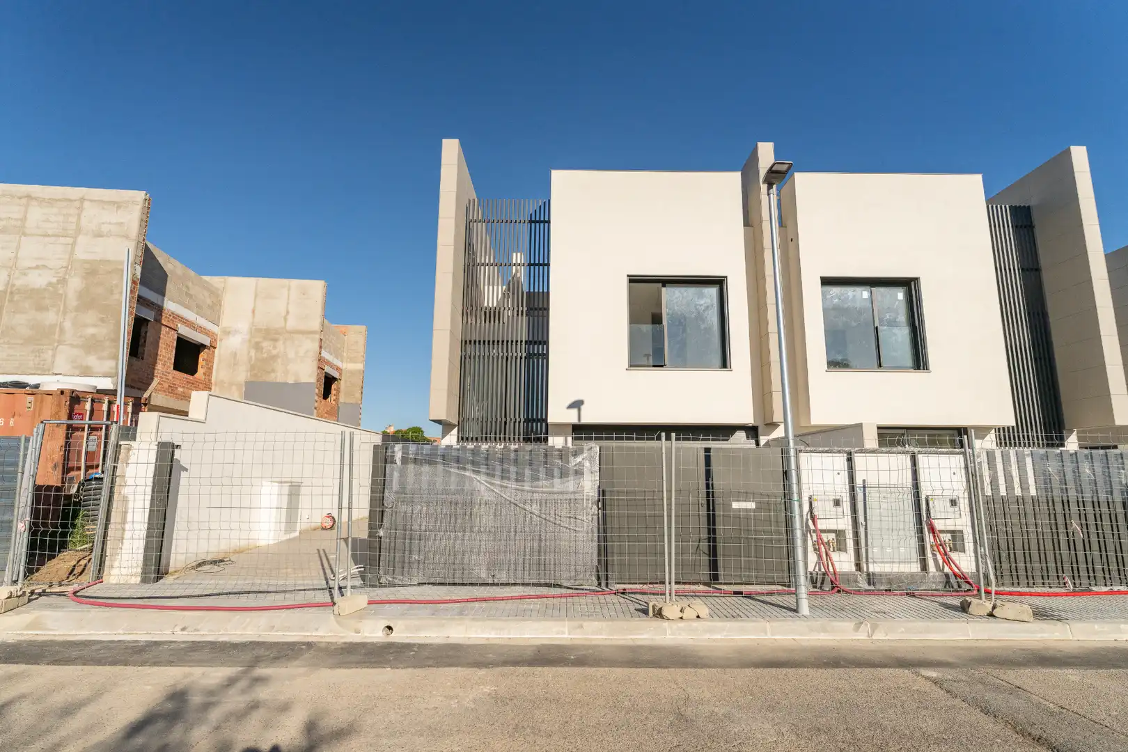 Vista exterior de Casa adosada en venta en Cambrils con Jardín privado, Piscina y Domótica