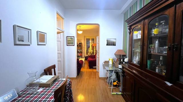 Piso en Venta en Cortes - Huertas