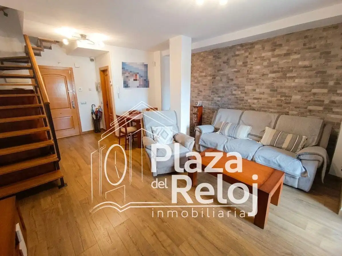 Vista exterior de Dúplex en venta en Talavera de la Reina con Calefacción, Terraza y Trastero