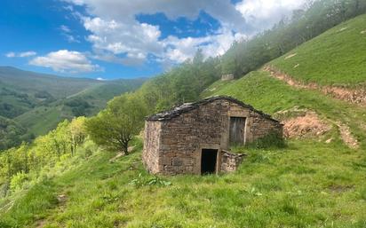 Exterior view of Country house for sale in Vega de Pas