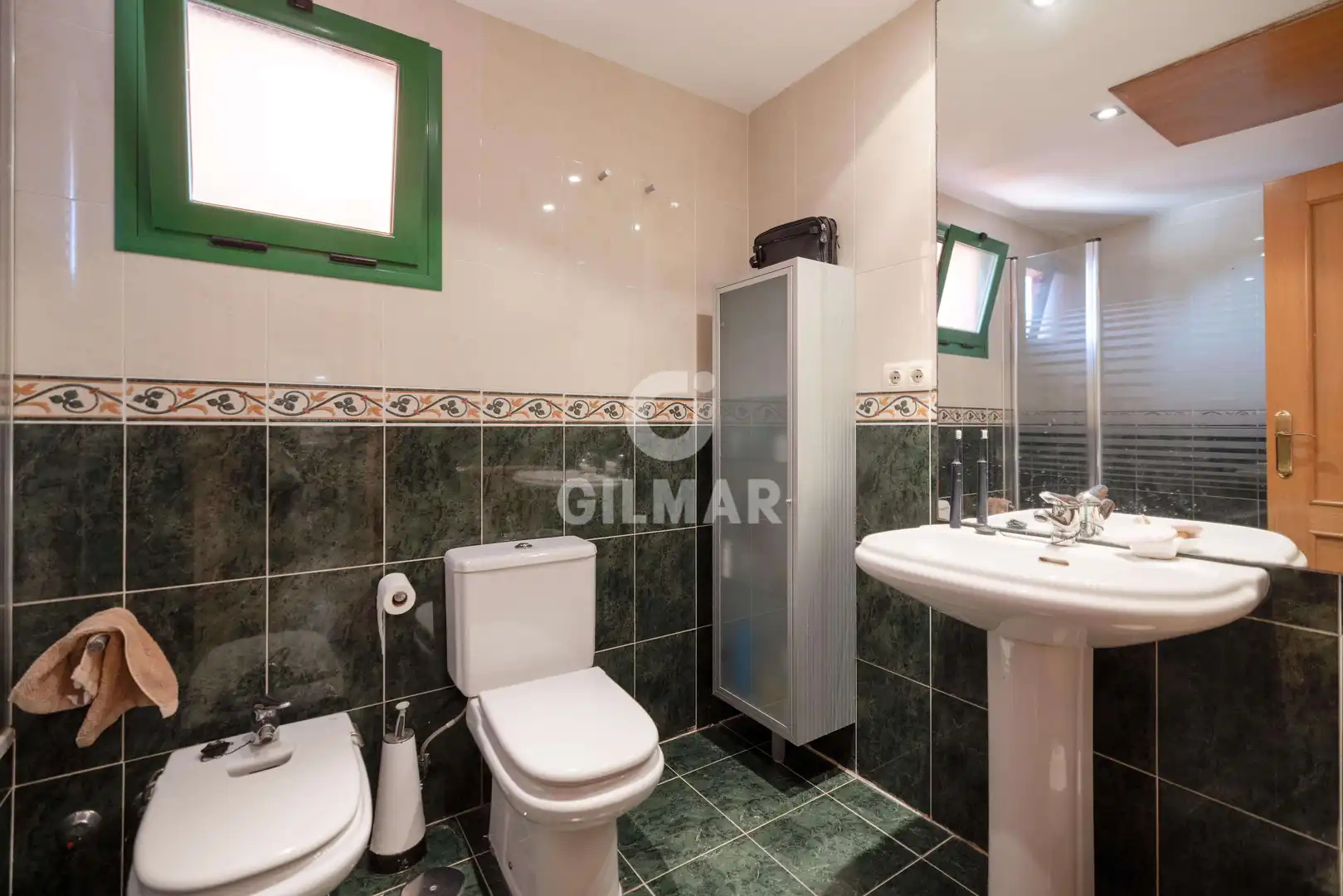 Baño de Dúplex en venta en Fuengirola con Calefacción, Trastero y Piscina