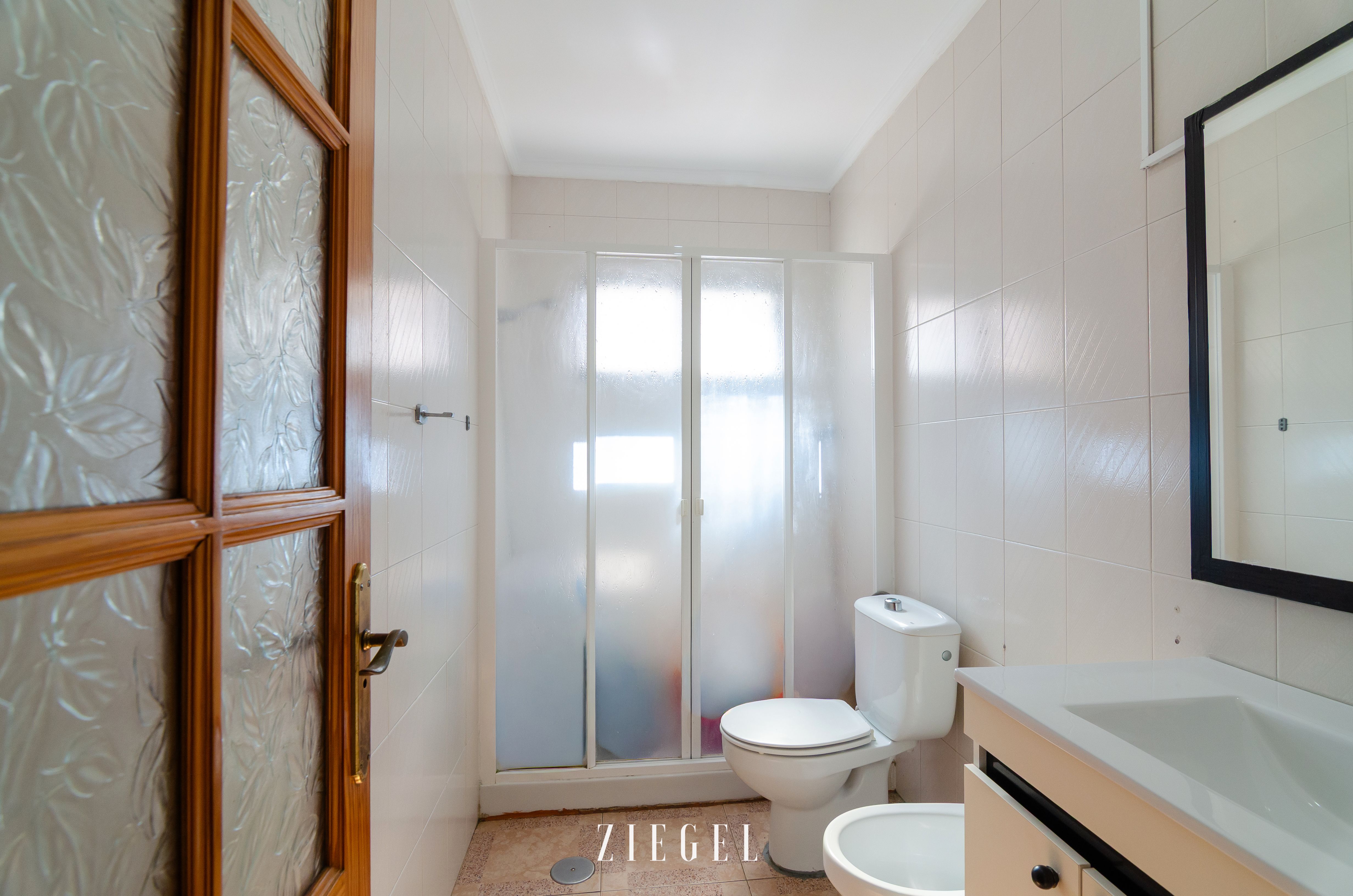Bathroom of Flat for sale in Las Palmas de Gran Canaria