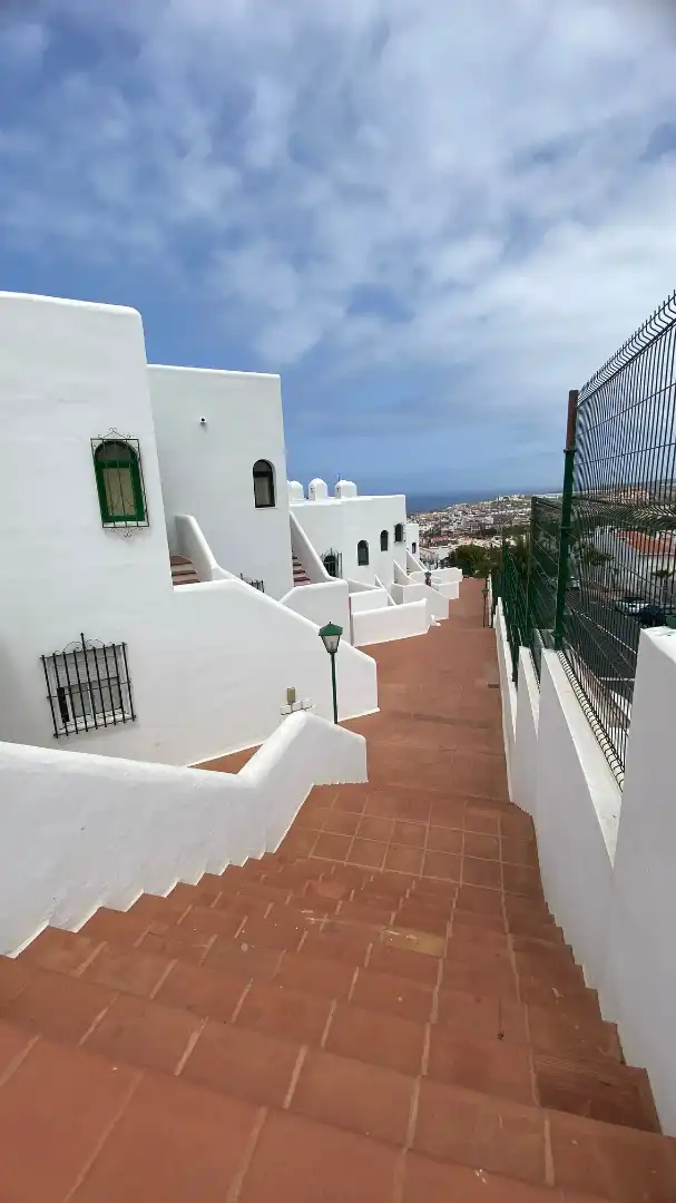 Vista exterior de Apartamento en venta en Adeje con Aire acondicionado, Jardín privado y Terraza