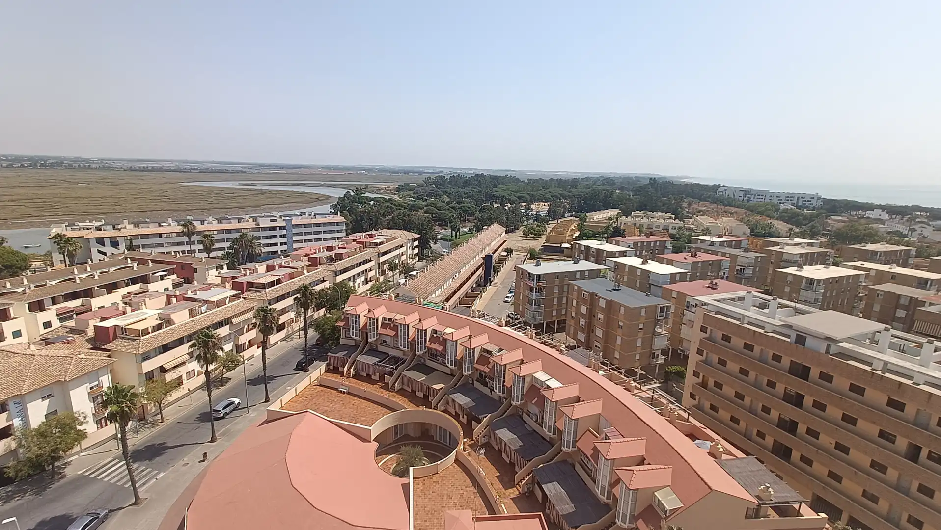 Außenansicht von Wohnung zum Verkauf in Isla Cristina mit Terrasse, Möbliert und Mikrowelle