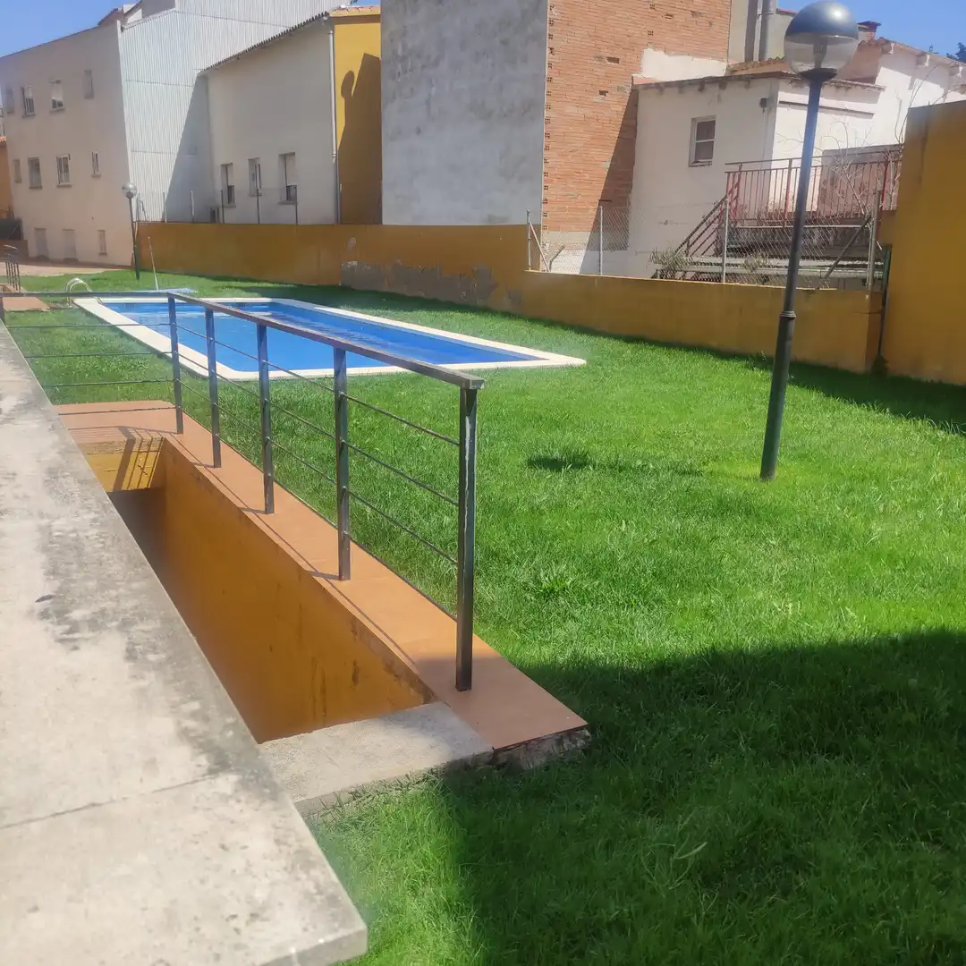 Piscina de Planta baja de alquiler en Sant Quintí de Mediona con Calefacción, Jardín privado y Parquet