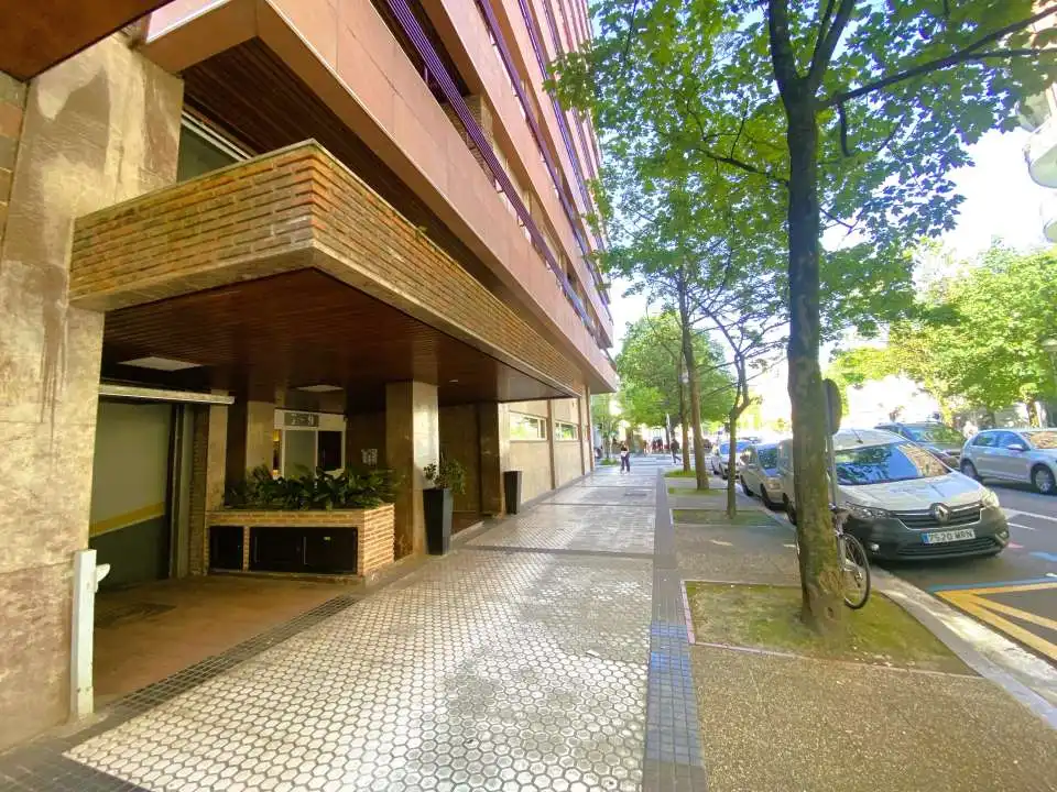 Vista exterior de Oficina en venta en Donostia - San Sebastián  con Calefacción