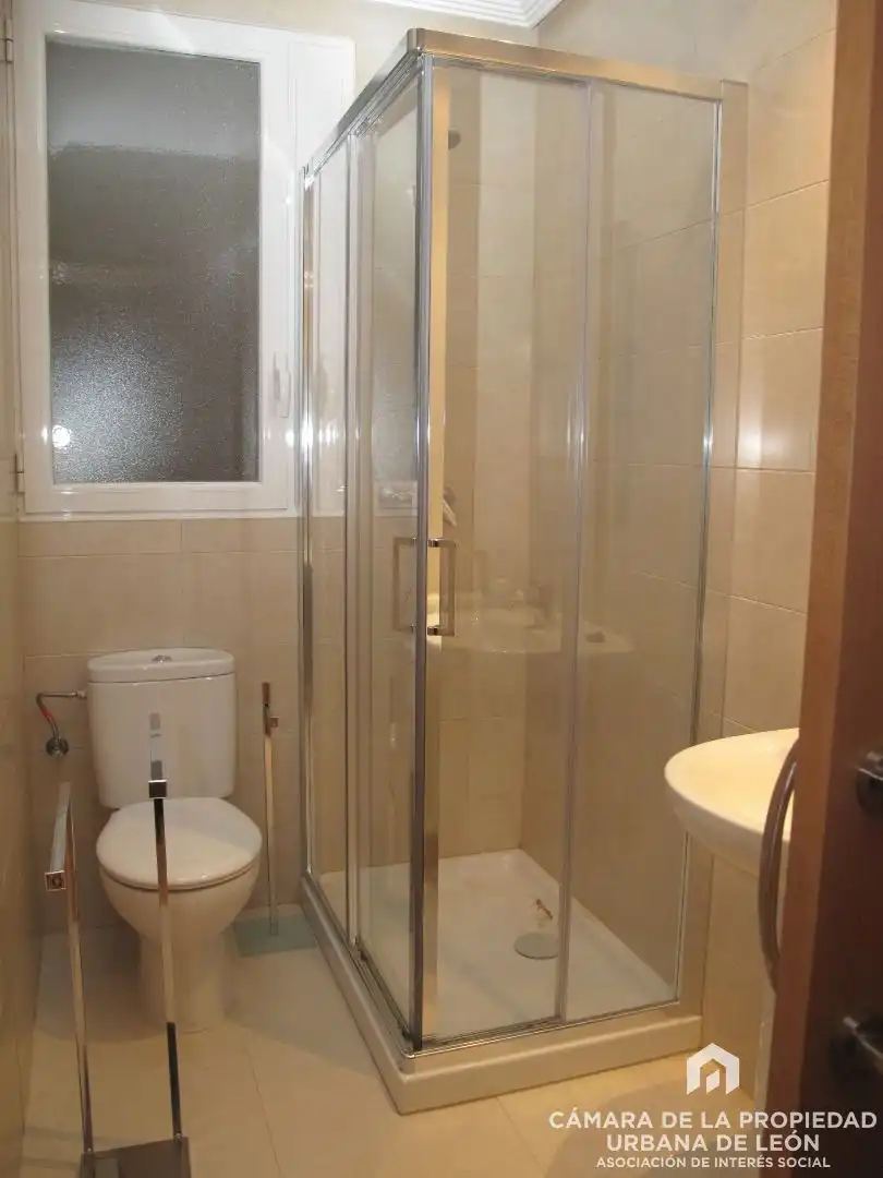Bathroom of Flat for rent in León Capital   with Heating, Terrace and Furnished