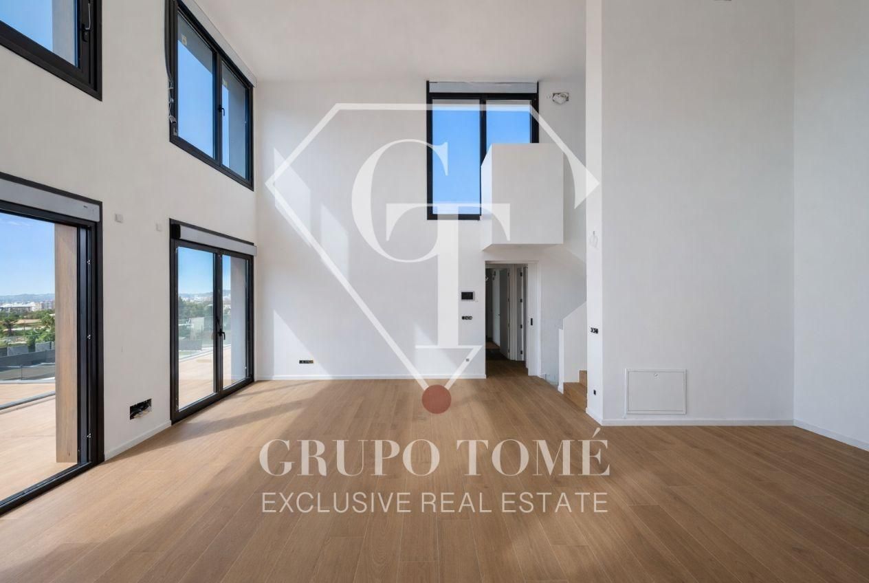 Sala d'estar de Casa adosada en venda en Zarautz amb Jardí privat, Terrassa i Piscina