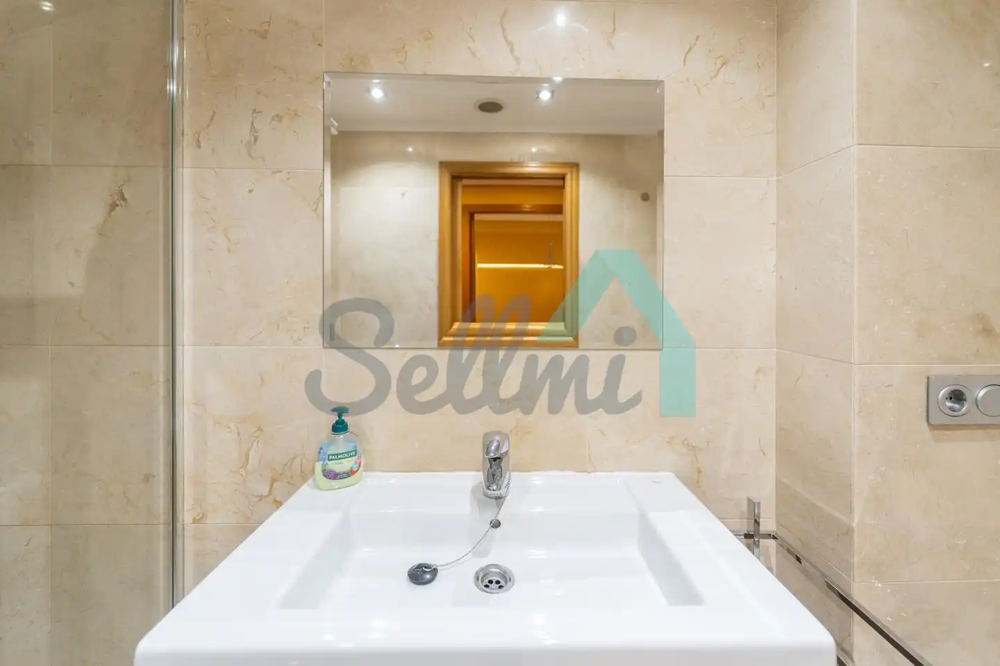 Bathroom of Flat for rent in Oviedo   with Heating, Parquet flooring and Terrace