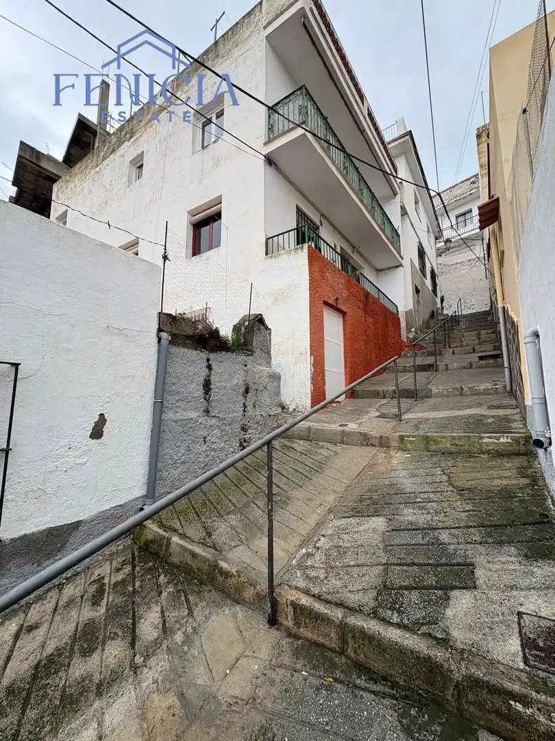 Buildings for sale in La Herradura centro