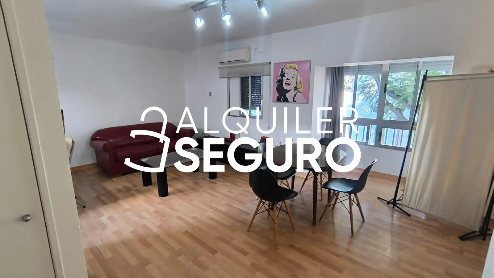 Living room of Study for rent in Sevilla  with Air Conditioner and Furnished