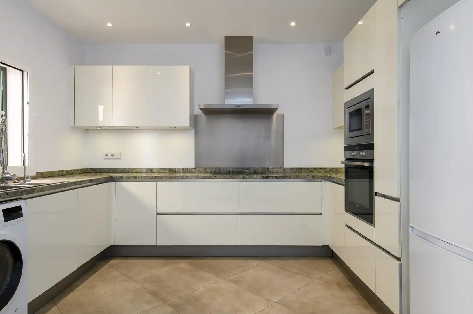 Flat with terrace for sale in BARO DE SANTA MARIA DEL S, imagen 11