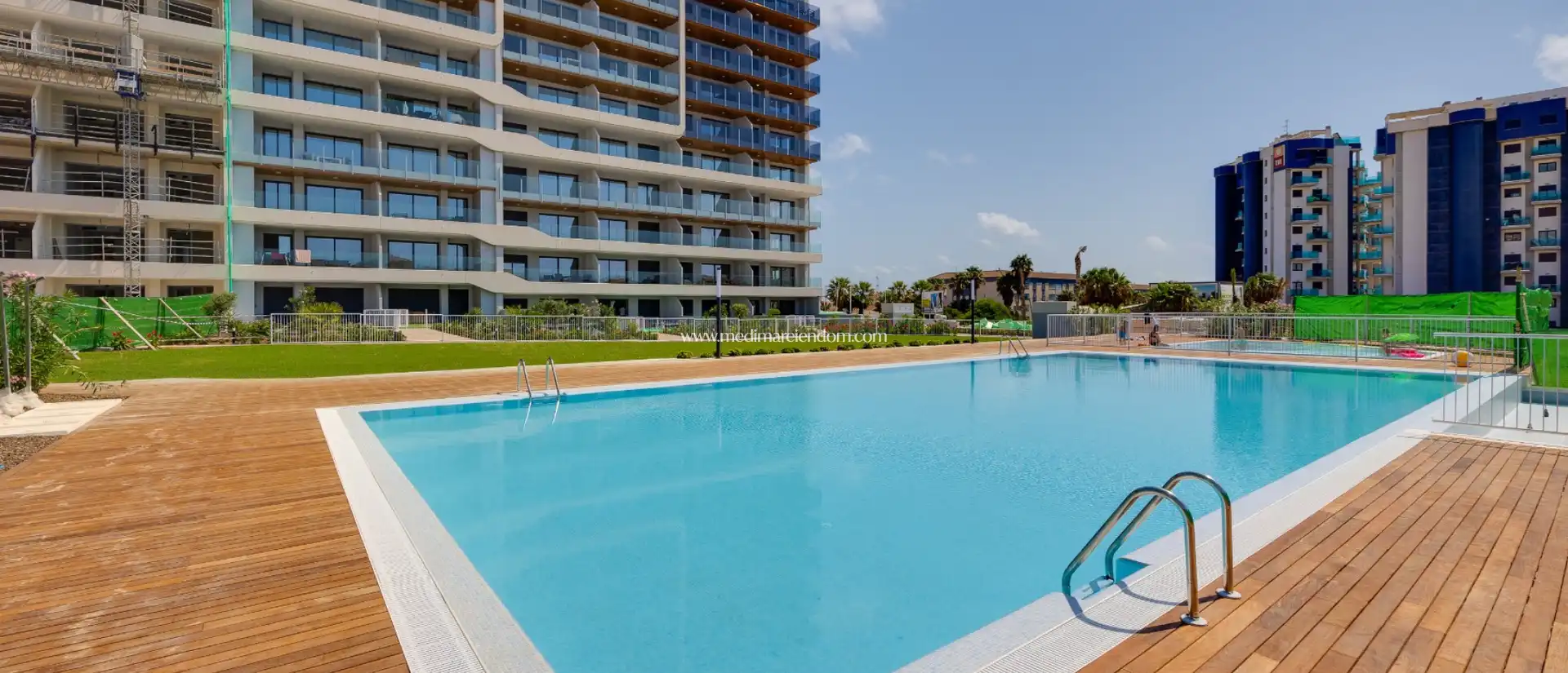 Swimming pool of Flat for sale in Orihuela  with Air Conditioner, Heating and Private garden