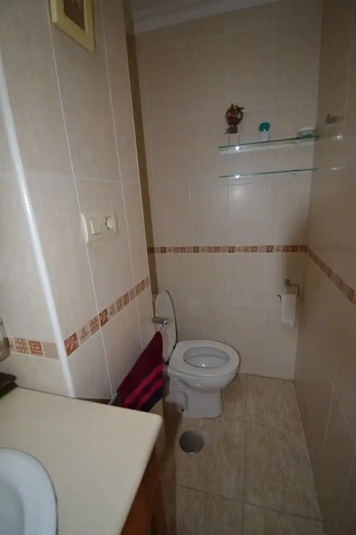 Baño de Casa adosada en venta en Malpartida de Plasencia con Calefacción, Terraza y Amueblado
