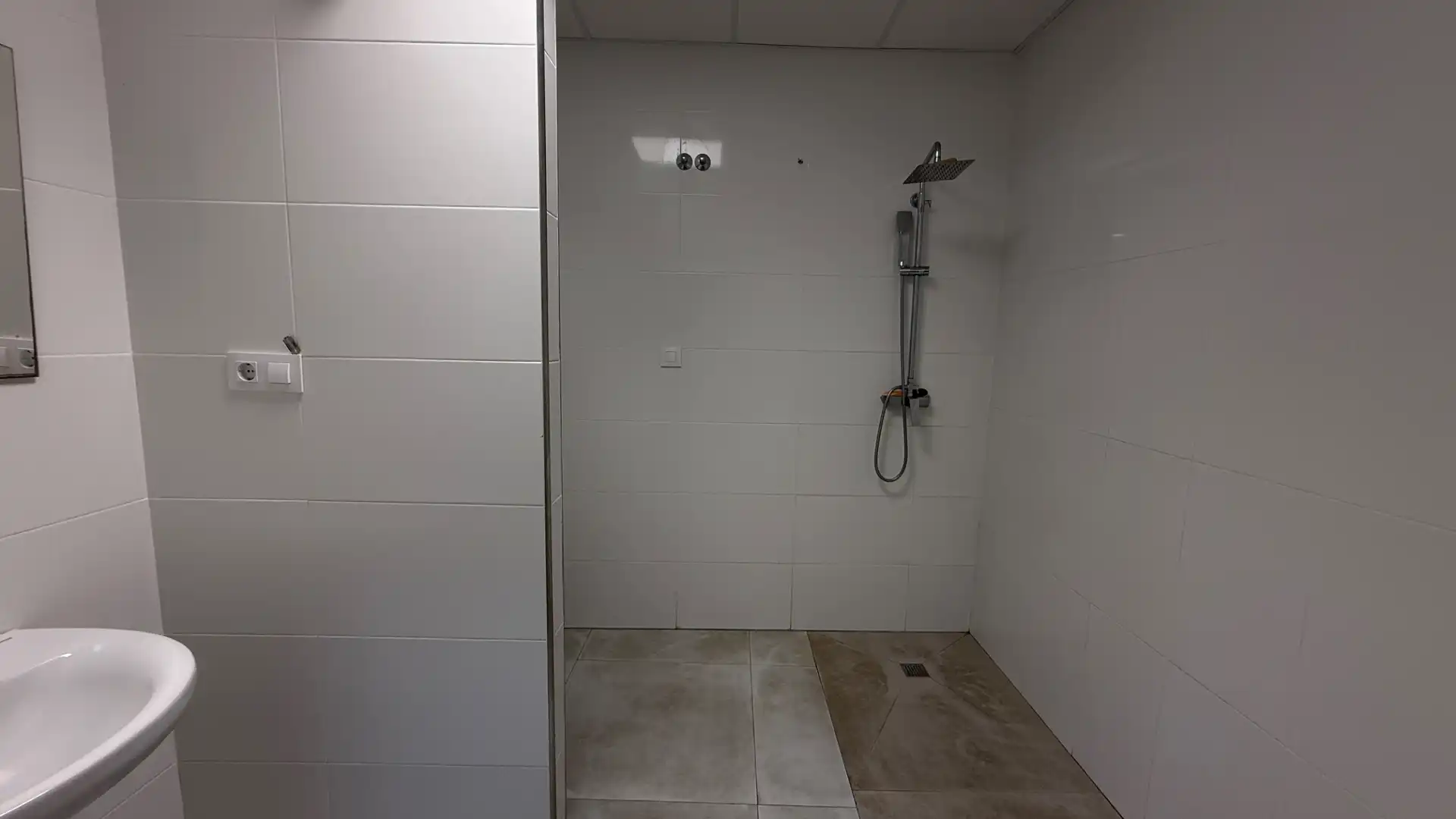 Baño de Piso en venta en Águilas con Trastero, Lavadora y TV
