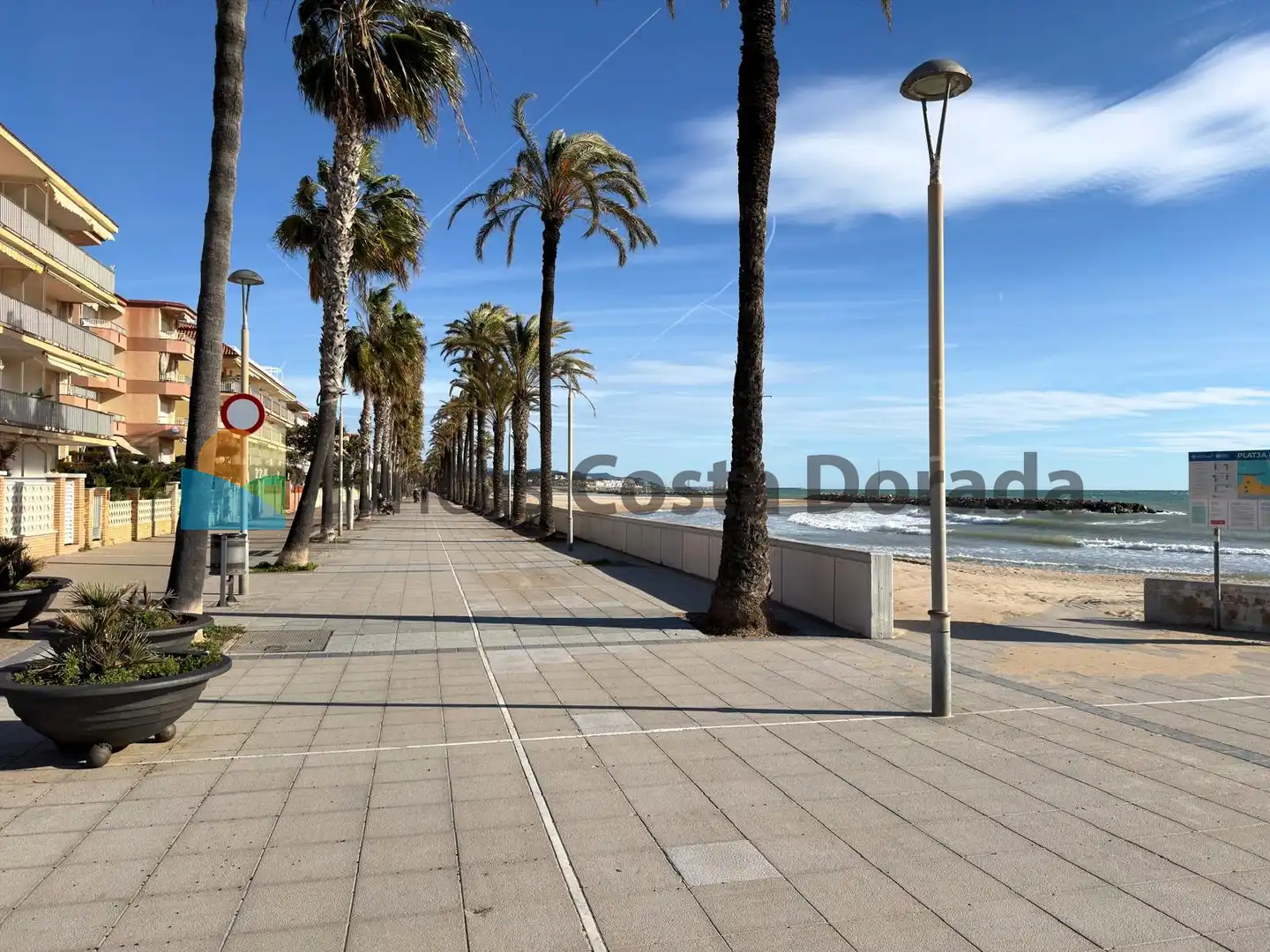 Außenansicht von Wohnung zum Verkauf in Vilanova i la Geltrú mit Heizung, Terrasse und Abstellraum