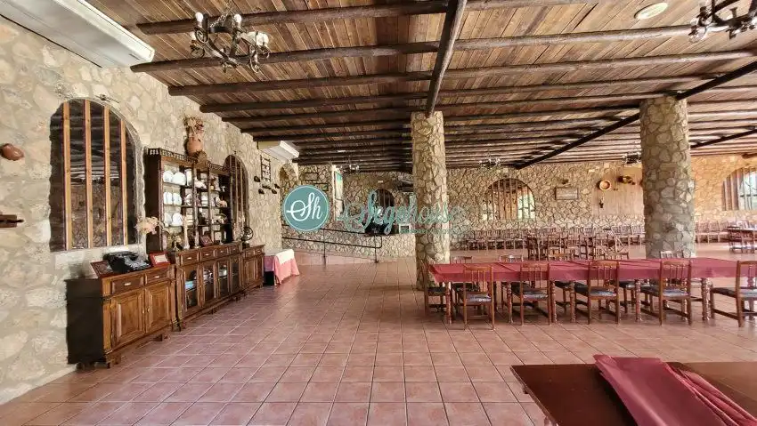Gebäude zum Verkauf in Valencia de Alcántara