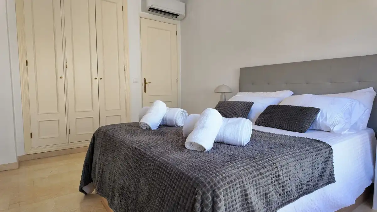 Dormitori de Casa adosada en venda en Benalmádena amb Aire condicionat, Calefacció i Terrassa