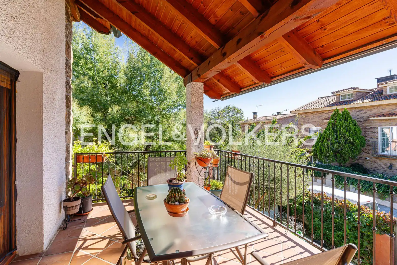 Adosado con jardín en venta en Mataelpino