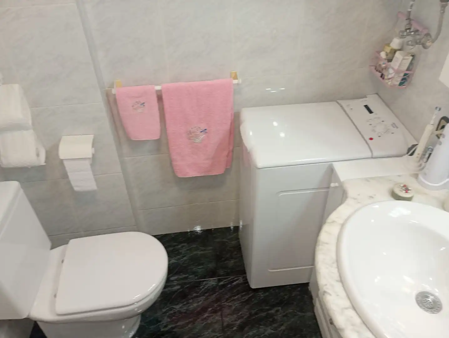 Bathroom of Flat for sale in Gijón   with Parquet flooring, Furnished and Oven