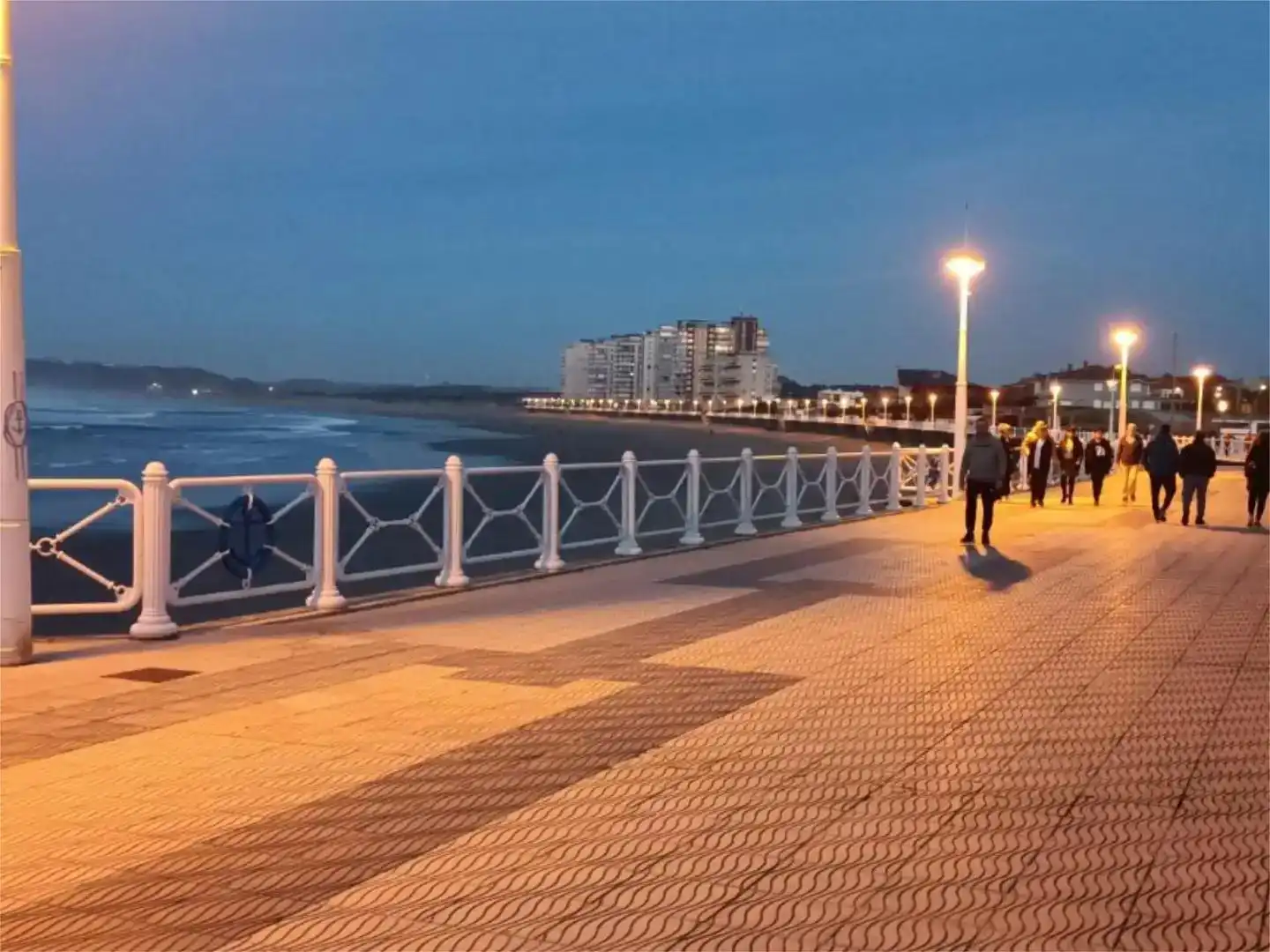 Vista exterior de Planta baja en venta en Avilés con Calefacción, Jardín privado y Trastero