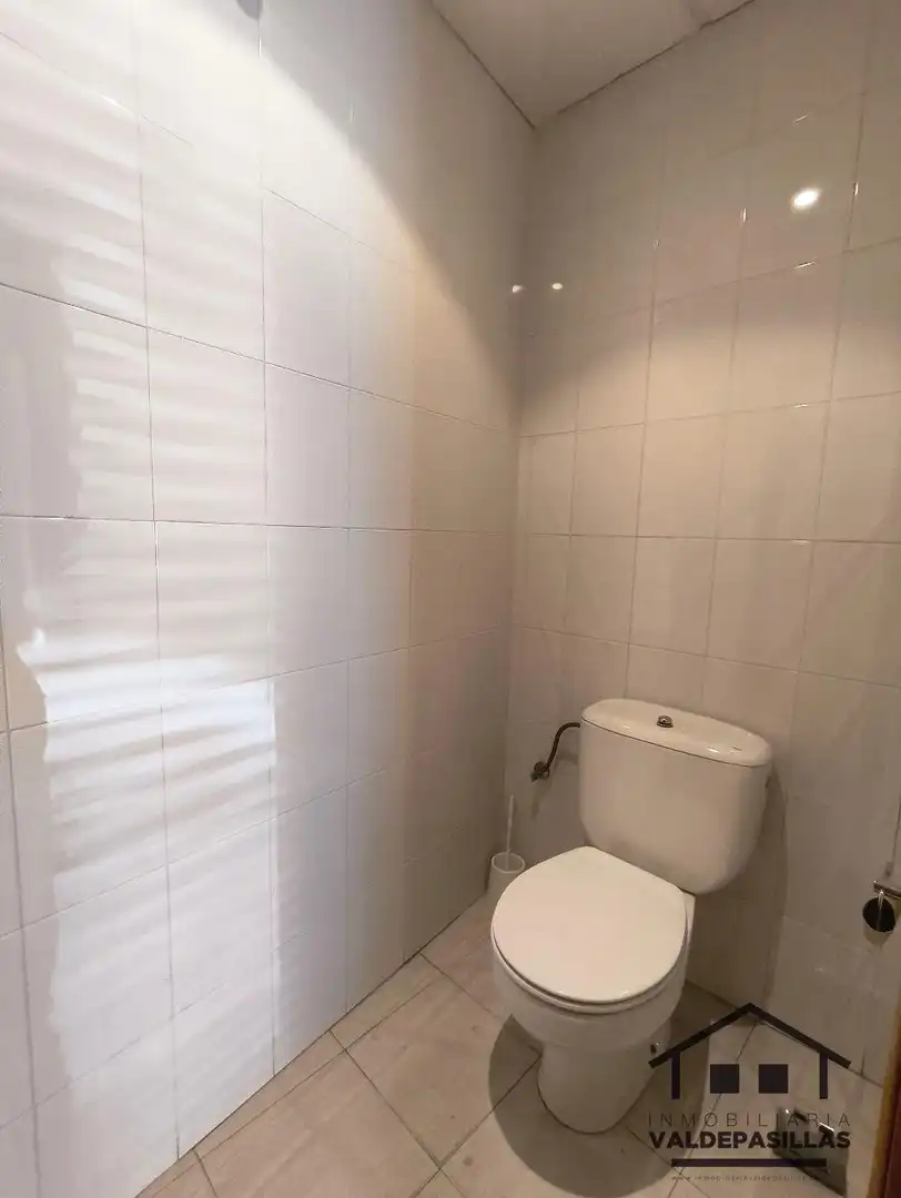 Badezimmer von Geschaftsraum zur Miete in Badajoz