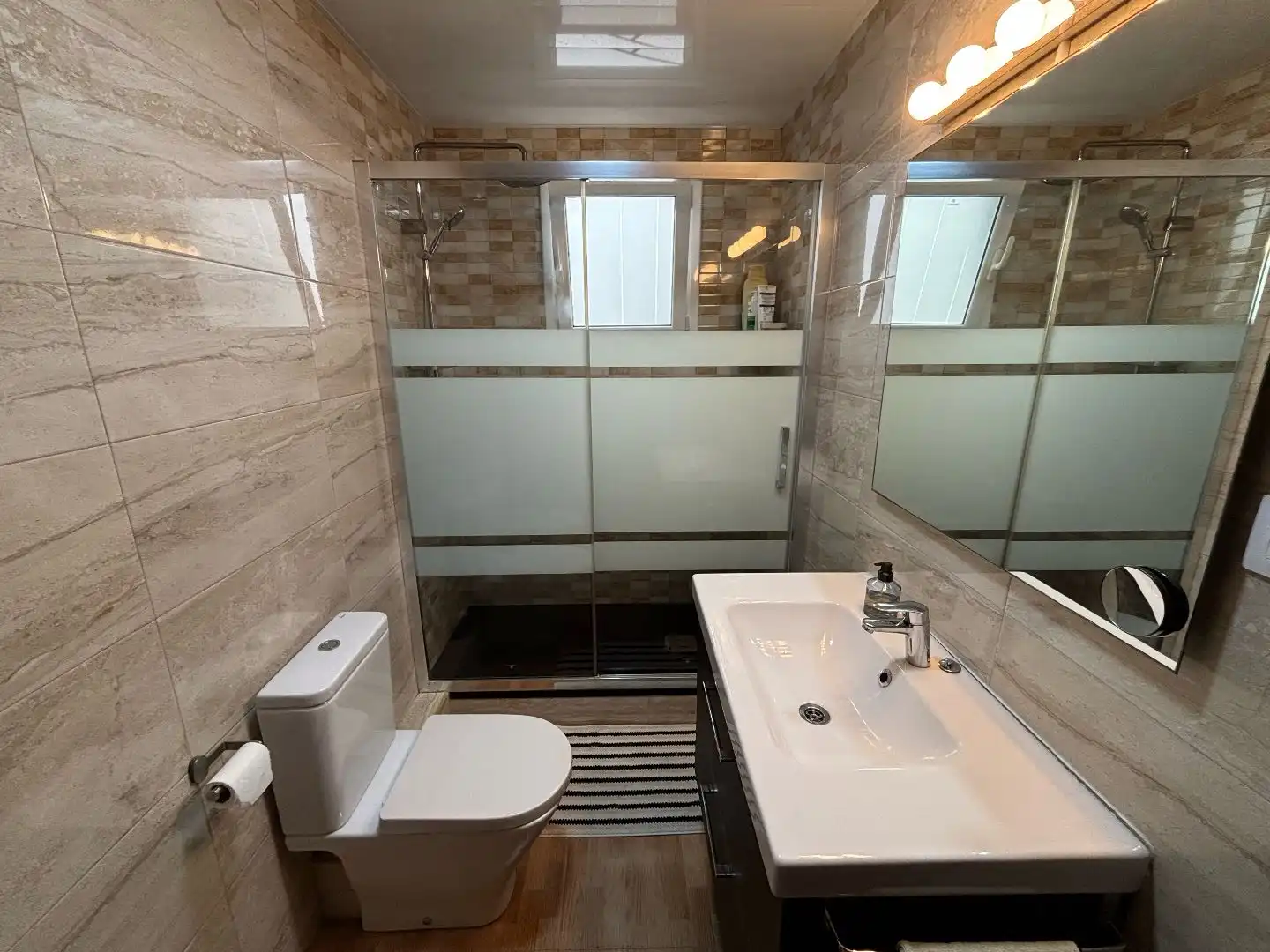 Bany de Pis en venda en  Barcelona Capital amb Aire condicionat, Terrassa i Balcó