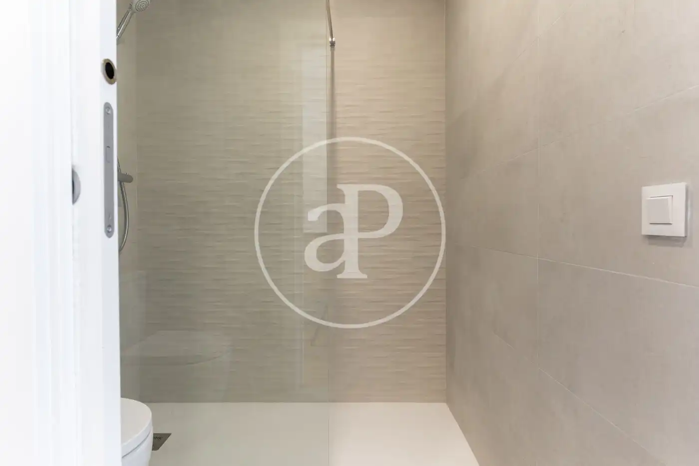 Bathroom of Flat for sale in Sant Cugat del Vallès  with Air Conditioner, Heating and Storage room