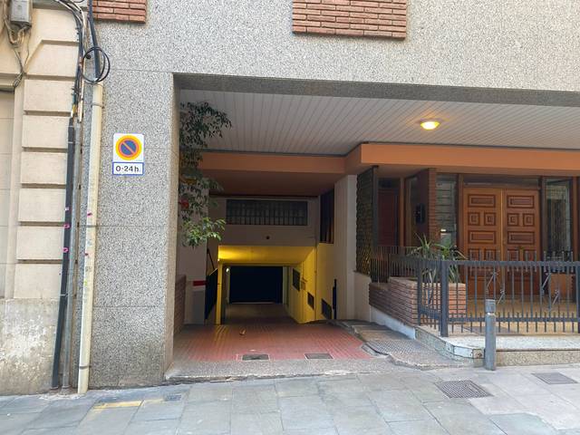 Garaje en Alquiler en Carrer de Vallirana, 71 en El Putget i el Farró