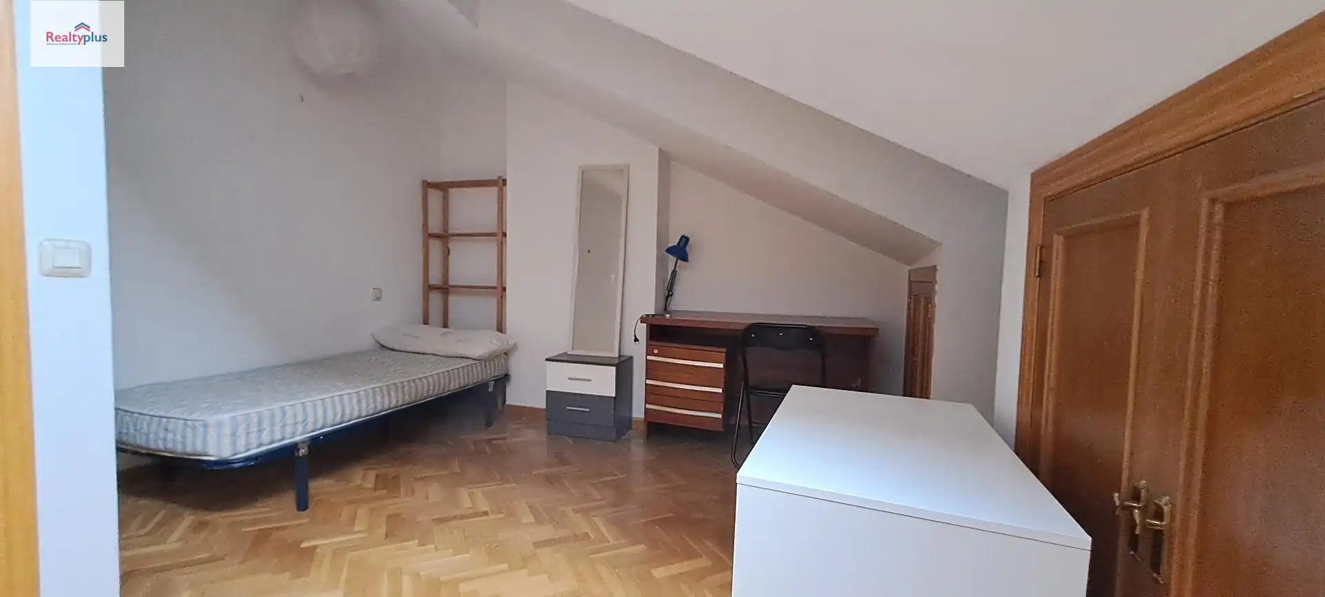 Habitación de Dúplex de alquiler en Segovia con Amueblado y Balcón