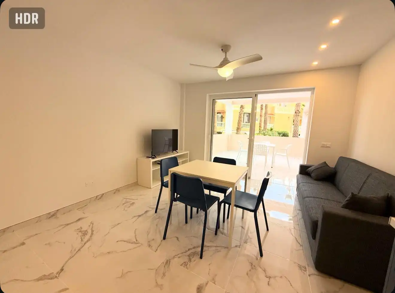 Sala d'estar de Apartament de lloguer en Arona amb Terrassa i Piscina comunitària