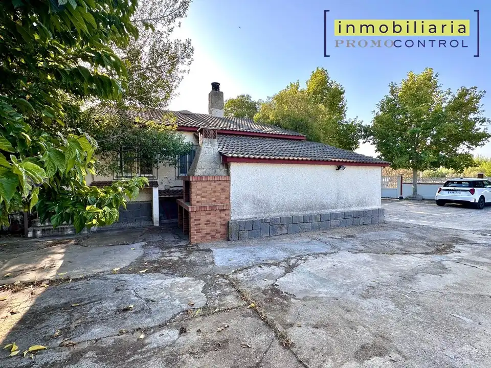 Exterior view of Houses for sale in San Mateo de Gállego  with Air Conditioner, Heating and Private garden