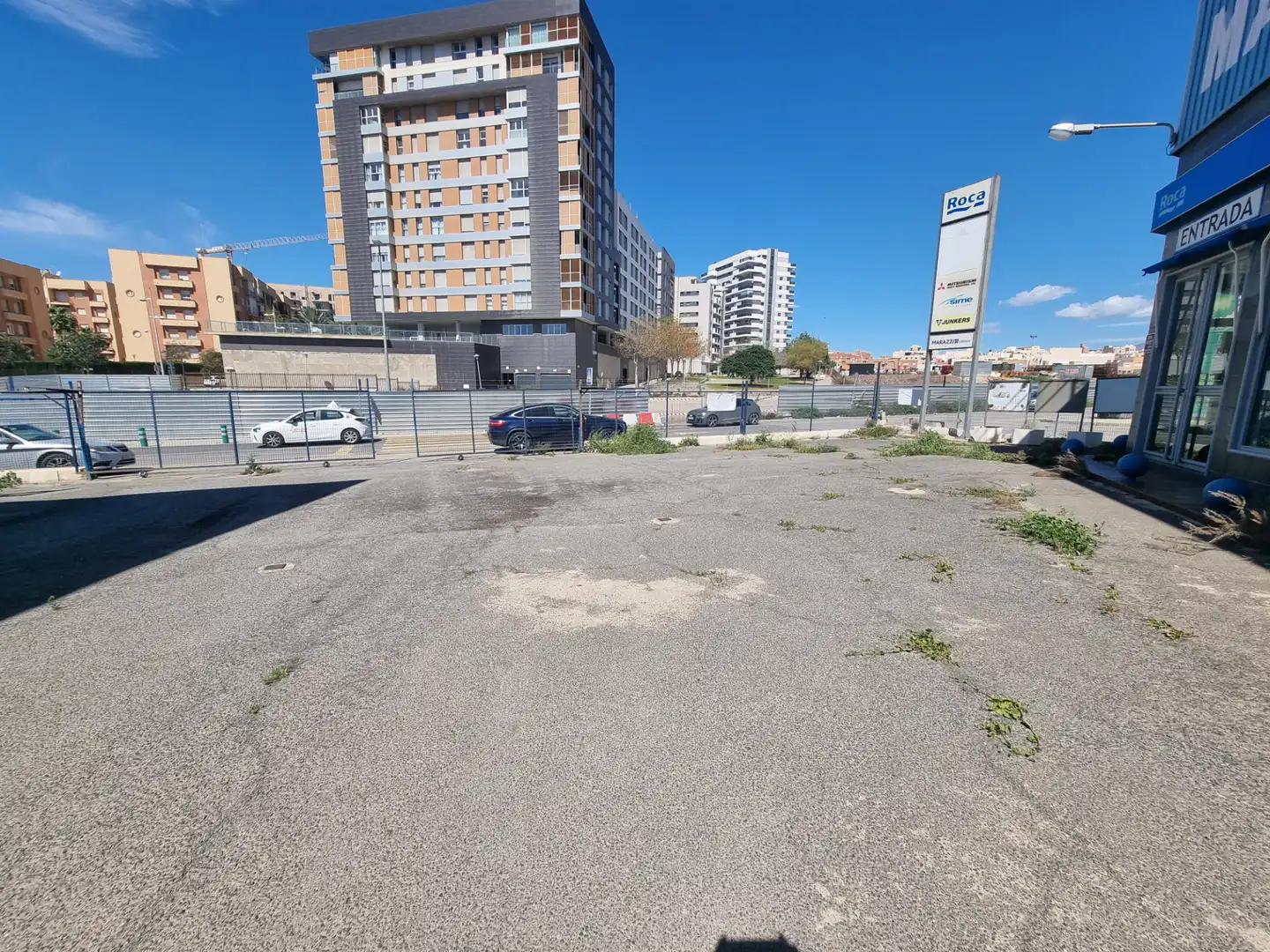 Aparcament de Nau industrial en venda en Almería amb Calefacció i Alarma
