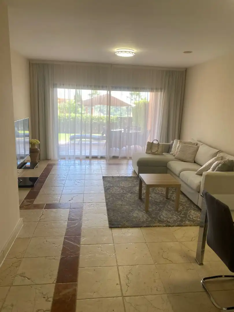 Piso con piscina en venta en Calle Pico Alcazaba 21, imagen 3