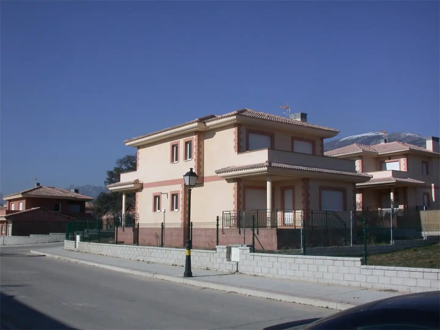 Houses for sale in Calle Pablo Neruda, 6, Miraflores de la Sierra